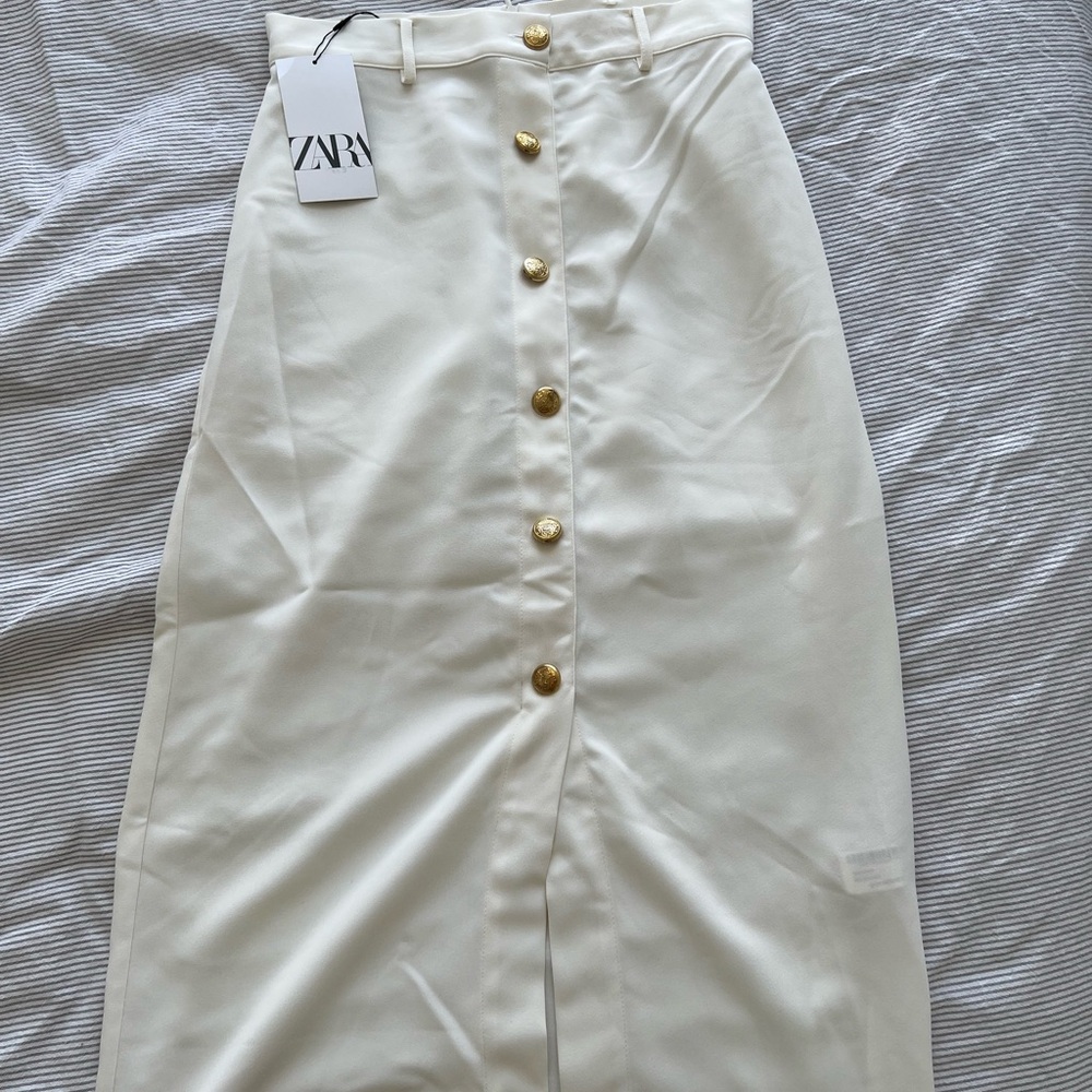 New Zara White Button-Down Skirt